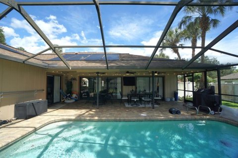 House in Seffner, Florida 4 bedrooms, 208.84 sq.m. № 1918090 - photo 24
