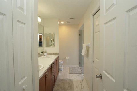 House in Seffner, Florida 4 bedrooms, 208.84 sq.m. № 1918090 - photo 20