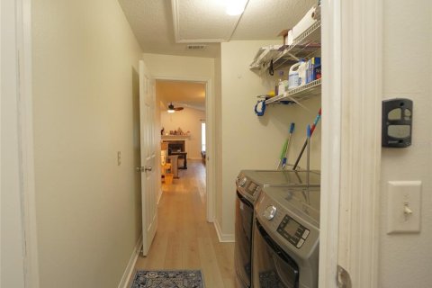 House in Seffner, Florida 4 bedrooms, 208.84 sq.m. № 1918090 - photo 23