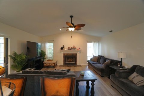 House in Seffner, Florida 4 bedrooms, 208.84 sq.m. № 1918090 - photo 8