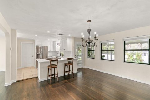 House in Mount Dora, Florida 3 bedrooms, 171.87 sq.m. № 1876501 - photo 13