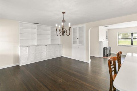 House in Mount Dora, Florida 3 bedrooms, 171.87 sq.m. № 1876501 - photo 15