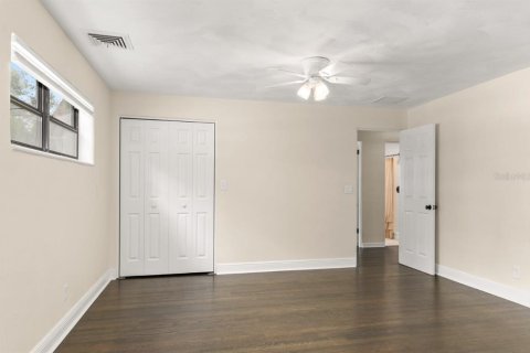 House in Mount Dora, Florida 3 bedrooms, 171.87 sq.m. № 1876501 - photo 28