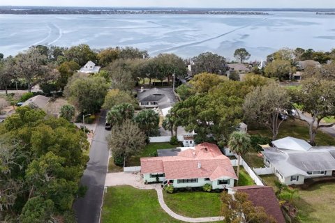House in Mount Dora, Florida 3 bedrooms, 171.87 sq.m. № 1876501 - photo 1