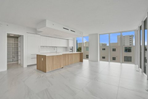 Condo in Pompano Beach, Florida, 3 bedrooms  № 2245832 - photo 14