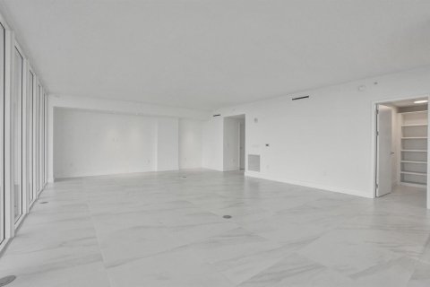 Condo in Pompano Beach, Florida, 3 bedrooms  № 2245832 - photo 12