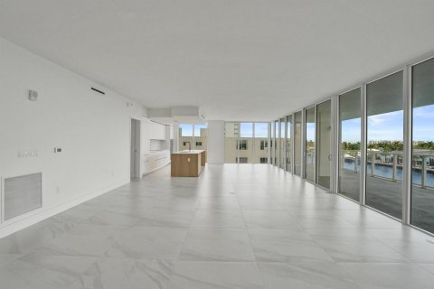 Condo in Pompano Beach, Florida, 3 bedrooms  № 2245832 - photo 11