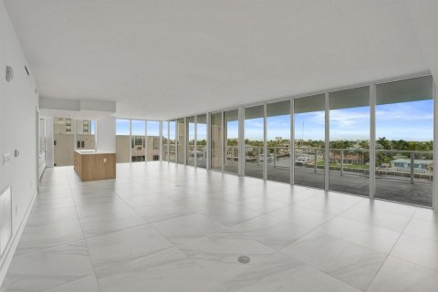 Condo in Pompano Beach, Florida, 3 bedrooms  № 2245832 - photo 4