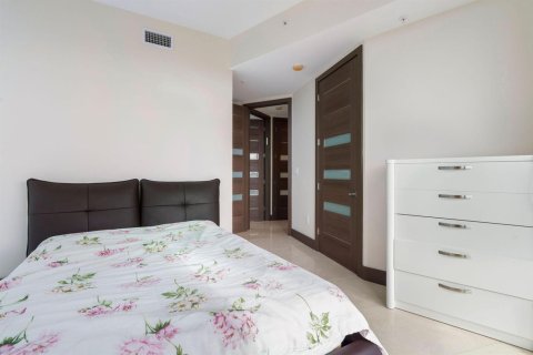 Condo in Sunny Isles Beach, Florida, 3 bedrooms № 2169677 - photo 25