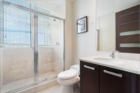Condo in Sunny Isles Beach, Florida, 3 bedrooms № 2169677 - photo 26