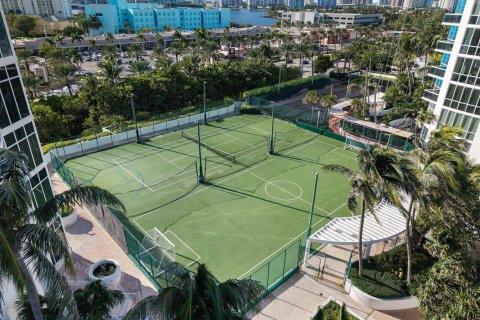 Condo in Sunny Isles Beach, Florida, 3 bedrooms № 2169677 - photo 11