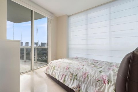 Condo in Sunny Isles Beach, Florida, 3 bedrooms № 2169677 - photo 24