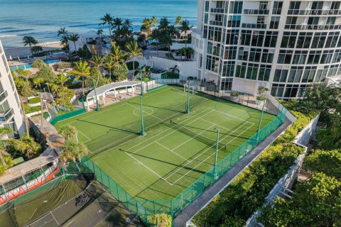 Condo in Sunny Isles Beach, Florida, 3 bedrooms № 2169677 - photo 10