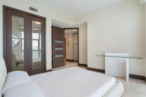 Condo in Sunny Isles Beach, Florida, 3 bedrooms № 2169677 - photo 27