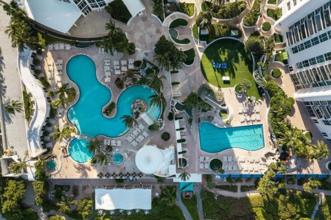 Condo in Sunny Isles Beach, Florida, 3 bedrooms № 2169677 - photo 13