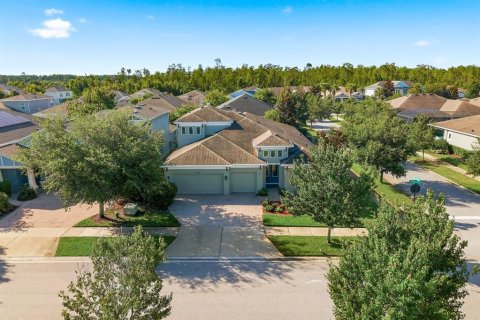 Villa ou maison à vendre à Land O' Lakes, Floride: 4 chambres, 293.85 m2 № 2201677 - photo 5