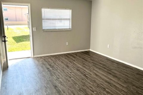 Apartamento en alquiler en Saint Petersburg, Florida, 2 dormitorios, 57.6 m2 № 1916765 - foto 8