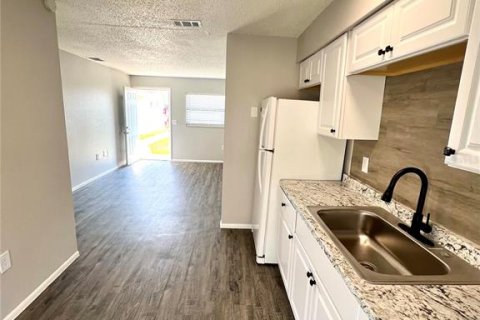 Apartamento en alquiler en Saint Petersburg, Florida, 2 dormitorios, 57.6 m2 № 1916765 - foto 6