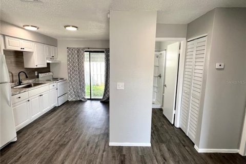 Apartamento en alquiler en Saint Petersburg, Florida, 2 dormitorios, 57.6 m2 № 1916765 - foto 14