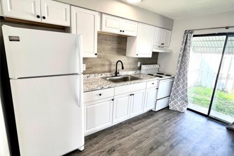 Apartamento en alquiler en Saint Petersburg, Florida, 2 dormitorios, 57.6 m2 № 1916765 - foto 4