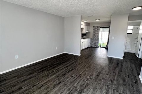 Apartamento en alquiler en Saint Petersburg, Florida, 2 dormitorios, 57.6 m2 № 1916765 - foto 11