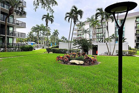 Condo in Fort Lauderdale, Florida, 1 bedroom № 2083226 - photo 14