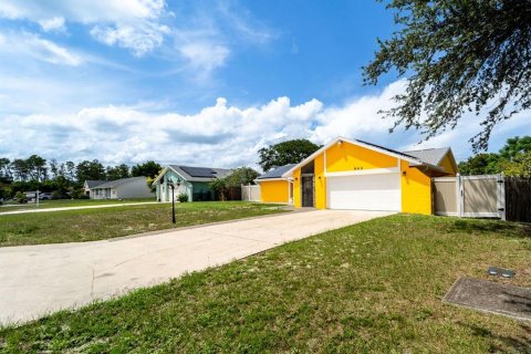House in Deltona, Florida 3 bedrooms, 114.27 sq.m. № 1819404 - photo 4
