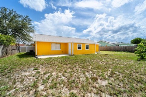 House in Deltona, Florida 3 bedrooms, 114.27 sq.m. № 1819404 - photo 30