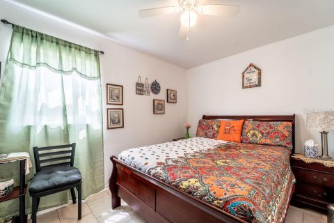 House in Deltona, Florida 3 bedrooms, 114.27 sq.m. № 1819404 - photo 22