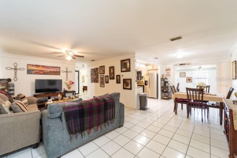 House in Deltona, Florida 3 bedrooms, 114.27 sq.m. № 1819404 - photo 9