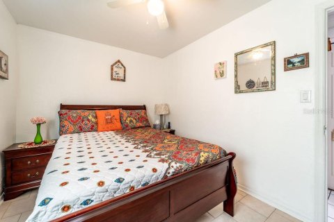 House in Deltona, Florida 3 bedrooms, 114.27 sq.m. № 1819404 - photo 21