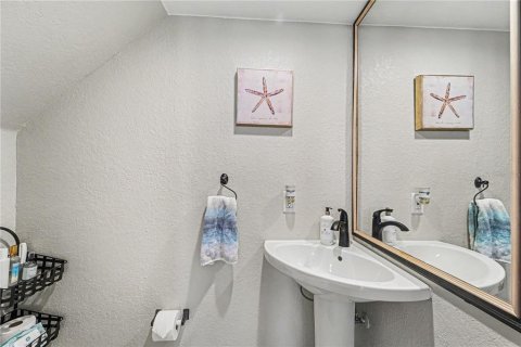 Condo in Tampa, Florida, 4 bedrooms № 2094329 - photo 14