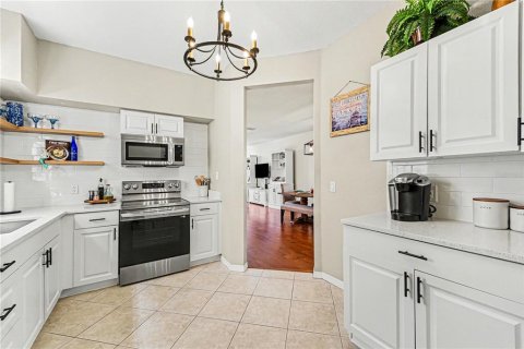 Condo in Tampa, Florida, 4 bedrooms № 2094329 - photo 11