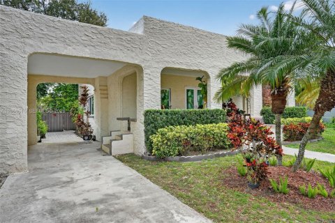 Casa en venta en Miami, Florida, 2 dormitorios, 114.27 m2 № 2006963 - foto 2