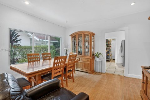 Casa en venta en Miami, Florida, 2 dormitorios, 114.27 m2 № 2006963 - foto 8