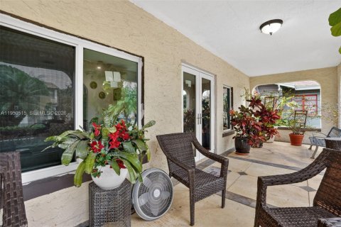 Casa en venta en Miami, Florida, 2 dormitorios, 114.27 m2 № 2006963 - foto 4
