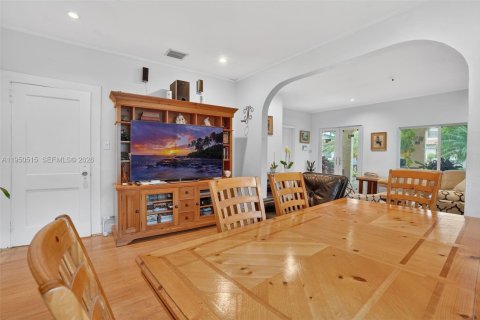 Casa en venta en Miami, Florida, 2 dormitorios, 114.27 m2 № 2006963 - foto 9