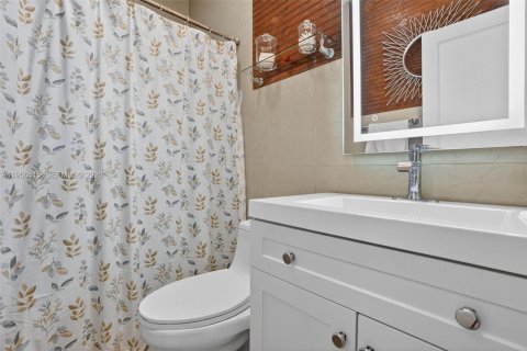 Casa en venta en Miami, Florida, 2 dormitorios, 114.27 m2 № 2006963 - foto 18