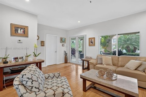Casa en venta en Miami, Florida, 2 dormitorios, 114.27 m2 № 2006963 - foto 7