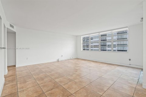 Copropriété à louer à Aventura, Floride: 2 chambres, 114.46 m2 № 1927482 - photo 9