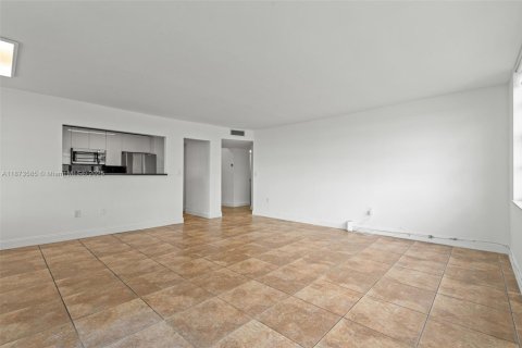 Copropriété à louer à Aventura, Floride: 2 chambres, 114.46 m2 № 1927482 - photo 8