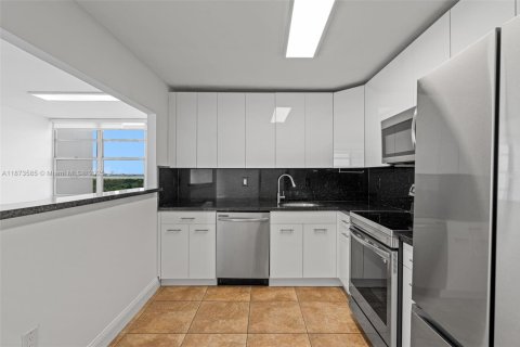 Copropriété à louer à Aventura, Floride: 2 chambres, 114.46 m2 № 1927482 - photo 12