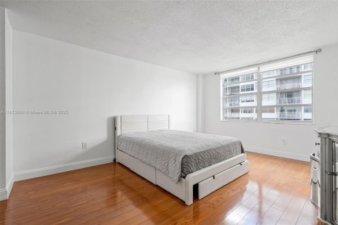 Copropriété à louer à Aventura, Floride: 2 chambres, 114.46 m2 № 1927482 - photo 16