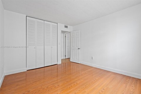 Copropriété à louer à Aventura, Floride: 2 chambres, 114.46 m2 № 1927482 - photo 21