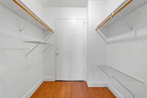 Copropriété à louer à Aventura, Floride: 2 chambres, 114.46 m2 № 1927482 - photo 18