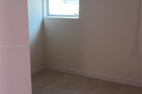 Снять в аренду виллу или дом в Холливуд, Флорида 3 спальни, 105.82м2, № 2065188 - фото 4