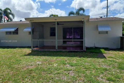 Снять в аренду виллу или дом в Холливуд, Флорида 3 спальни, 105.82м2, № 2065188 - фото 9