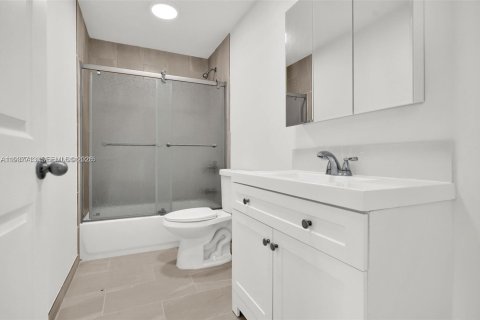 Villa ou maison à louer à Miami, Floride: 2 chambres, 84.26 m2 № 1995409 - photo 7