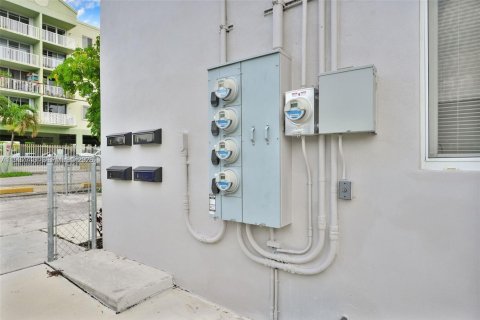 Villa ou maison à louer à Miami, Floride: 2 chambres, 84.26 m2 № 1995409 - photo 14