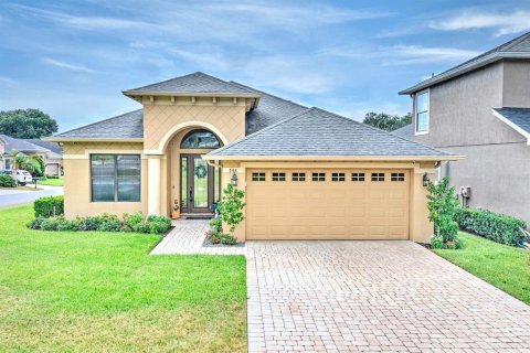 House in Lakeland, Florida 4 bedrooms, 204.94 sq.m. № 2322427